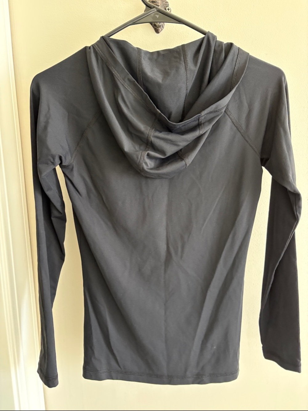 Roxy Black Hooded Rashguard Zip Jacket with Logo Size Small - Picture 3 of 3